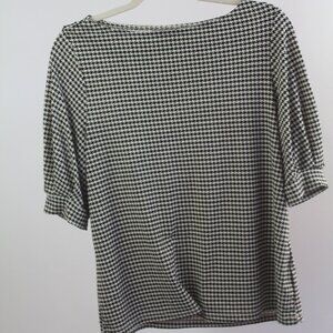Women's HM Checkered Short Sleeve Blouse Size Medium